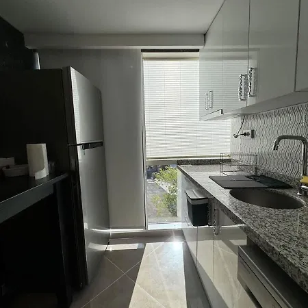 Luxurious And Comfortable Pool & Gym Apartment *