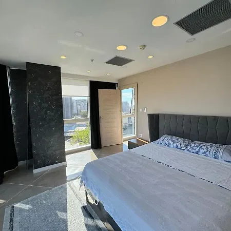 Luxurious And Comfortable Pool & Gym דירה