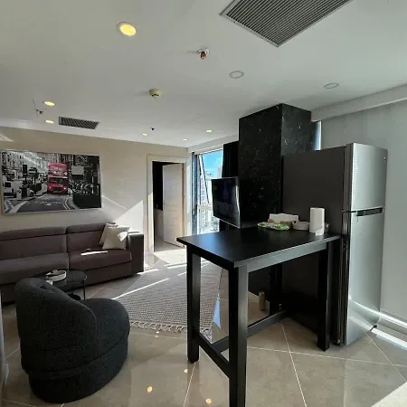 דירה Luxurious And Comfortable Pool & Gym